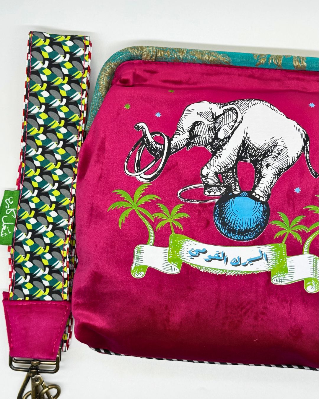 Velvet Clutch El Serk El Kawmi