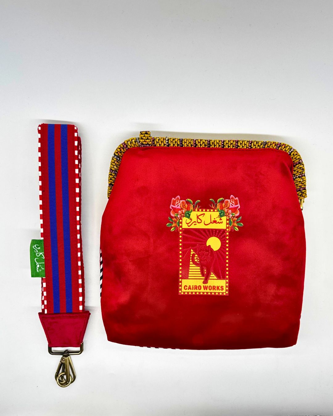 Velvet Red Clutch Kan Fih W Kheles
