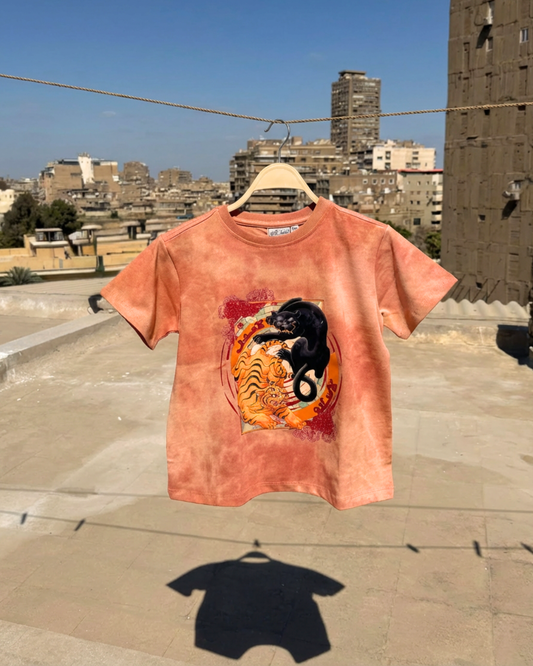 La 3adl La Salam Crop Tee